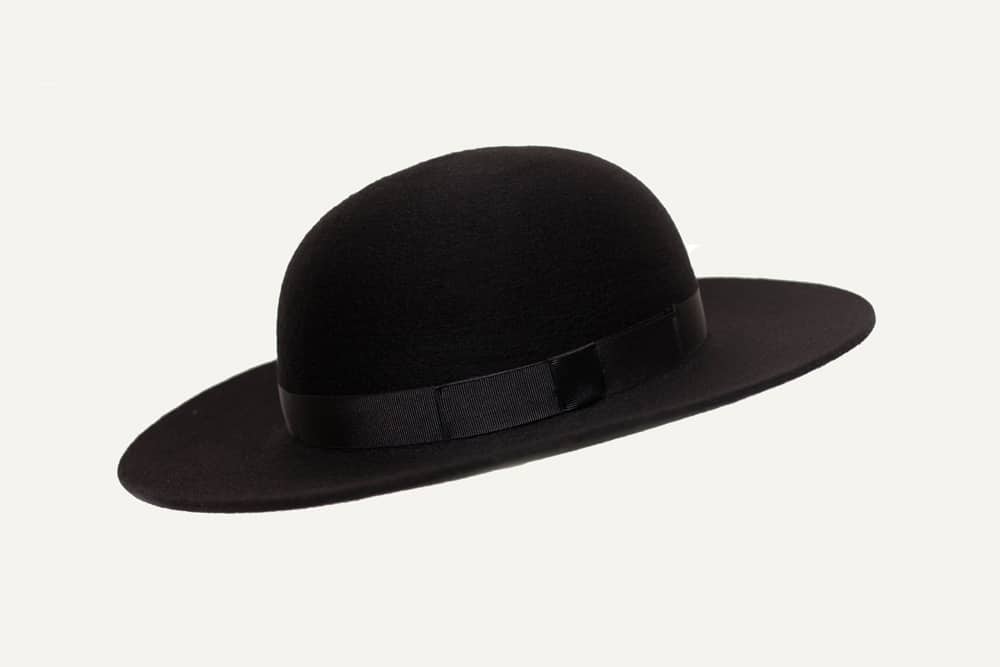 cura-español2 sombrero cura español