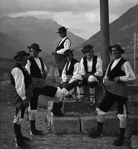 image002 (3) Traje tradicional del Valle de Ansó