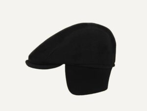 gorra negra con orejeras