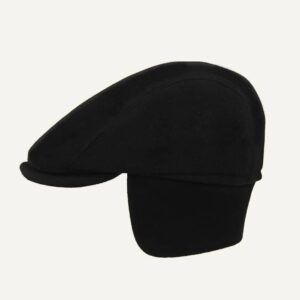gorra negra con orejeras